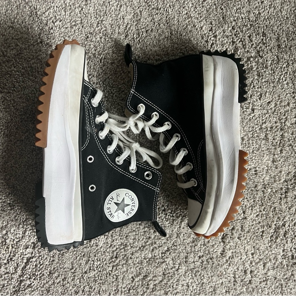 Women’s platform Converse